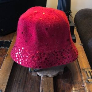 Red Nine West Valentine’s Day Winter wool hat NWT